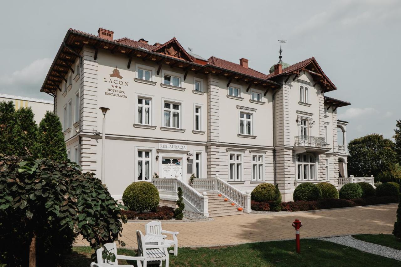 Palac Lacon Kazimierza Wielka Екстериор снимка